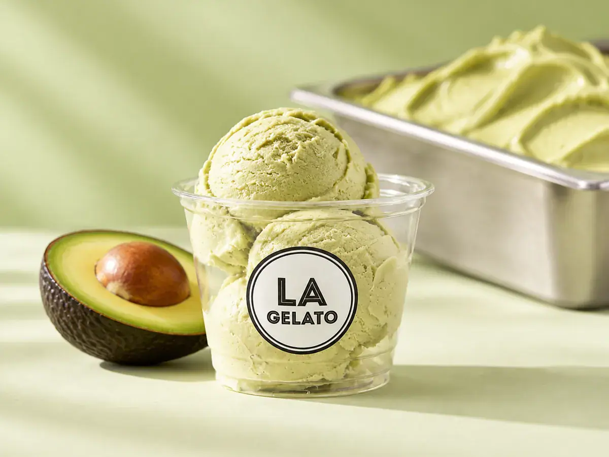 Gelato alpukat (avocado) dalam cup La Gelato
