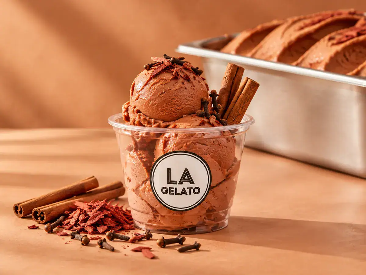 Gelato wedang uwuh dalam cup La Gelato